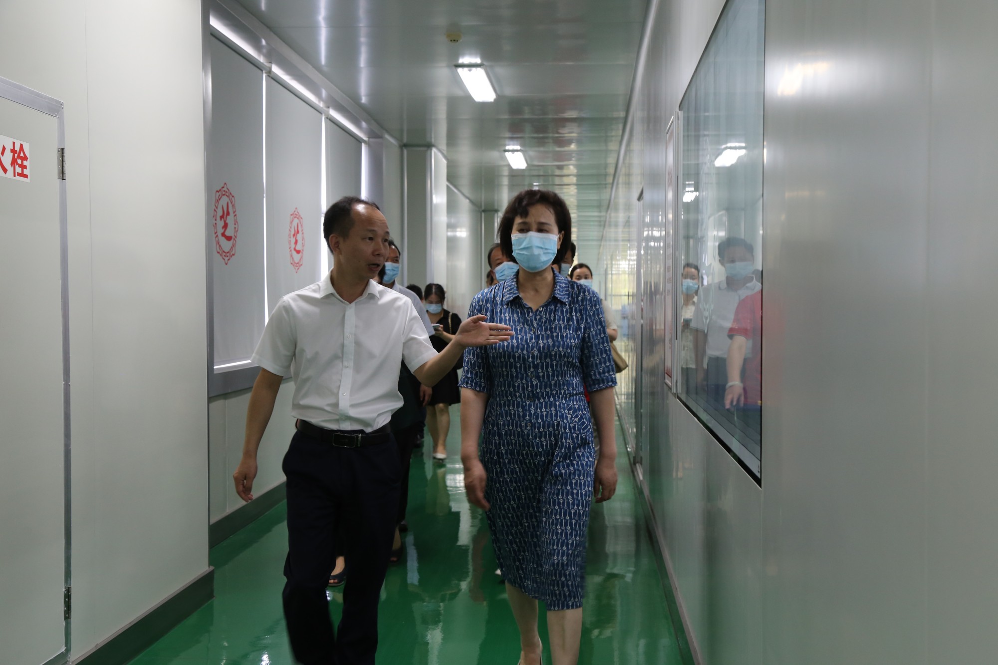 湖南省政協(xié)黨組副書記、副主席黃蘭香調(diào)研九芝堂